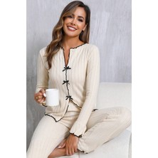Amora Fancy Clothing Kadın Ekru Fitilli Şık Pijama Takımı – Fiyonk Detaylı Rahat Ev Giyim Seti