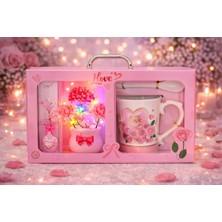 Eng Parti Dünyası Love Temalı Kupa, Işıklı Dekoratif Çiçek ve Parfüm Hediye Seti Eng-Kb-30