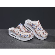 Arel Medikal Ortopedik Doktor ve Hemşire Terliği Kadın Sabo Terlik Kelebek Desenli – Kaymaz Tabanlı Konforlu Sağlık Personeli Terliği