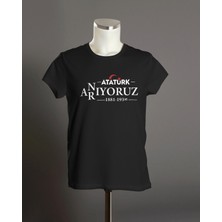 Hediyenza Anıyoruz - Arıyoruz 10 Kasım Atatürk Baskılı Unisex Yetişkin ve Çocuk Kısa Kollu T-Shirt
