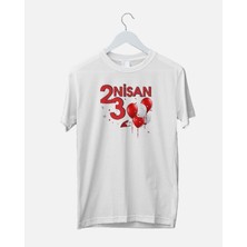 Hediyenza 23 Nisan Çocuk Bayramı Kırmızı Balonlar  Tasarım Yetişkin Unisex Beyaz T-Shirt