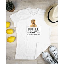 Hediyenza Teddy Beer And Coffee Mode Day Tasarım Unisex Beyaz T-Shirt