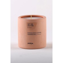 Obbje Tarçın & Elma Kokulu Beton Mum | Dikey Form | Tek Fitil | Modern Dekoratif Tasarım