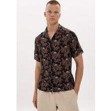 S-Ponder Erkek Kurukafa ve Siyah Çiçekler Desenli %100 Viskon Kısa Kollu Gömlek