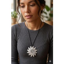 Güneş Detaylı Vintage Otantik Bohem Siyah Ipli Kolye