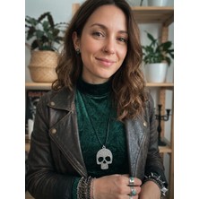 Kurukafa ve Işleme Detaylı Siyah Ipli Gotik Kolye