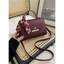 Rivina Lumia Küçük Boy Suni Deri Kapaklı Fular Detaylı Omuz & El Çantası