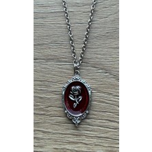 Metal Giyim Gül Dalı Detaylı Gotik Kırmızı Kolye