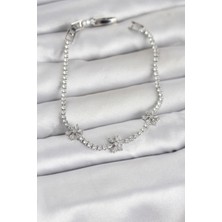 Hatıra Kutusu Pirinç Gümüş Renk Çiçek Model Zirkon Taşlı Su Yolu Kadın Bileklik - Lisinya