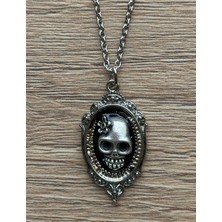 Metal Giyim Kurukafa Detaylı Gotik Siyah Kolye