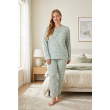 Kadın Büyük Beden Desenli Yakası Düğmeli Uzun Kollu Bambu Pijama Takımı