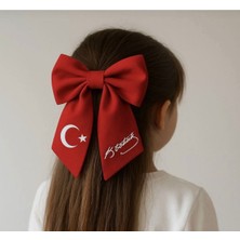 Herşey Nota Atatürk Imzalı Türk Bayrağı Desenli Otomatik Toka – 23 Nisan, 19 Mayıs, 29 Ekim Tören Tokası