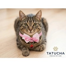 Tatucha Elegance: Vintage Puantiye Desenli, Özel Tasarım Papyonlu Kedi Kolyesi