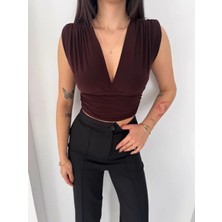 Gacha Vatkalı Kolsuz V Yaka Drapeli Crop Bluz Likralı Fit - Kahverengi