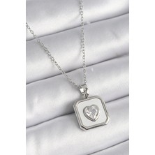 DS LLC Ietaks™ 316L Çelik Gümüş Renk Kare Madalyon Kalp Zirkon Taş Işleme Kadın Kolye