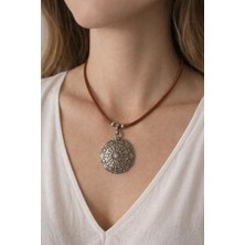 Vintage Takı Kahverengi Kadife Ipli Antik Otantik Ortaçağ Tarzı Kolye