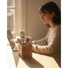 Monte Toys Ahşap Masaüstü Kare Kalemlik Çizgili Kahverengi