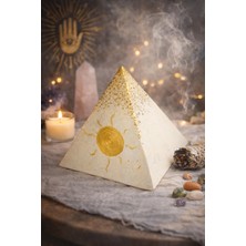 Pelius Altın Detaylı El Yapımı Piramit – Feng Shui & Enerji Dengeleyici