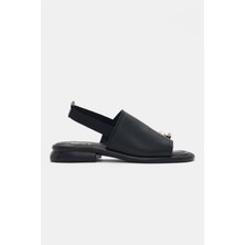 Selin Shoes Savelle Hakiki Deri Arkadan Lastik Detaylı Parmak Arası Kadın Sandalet- Siyah