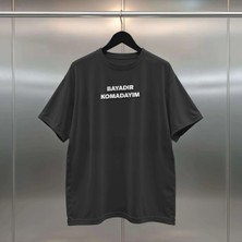 Buzagi Komadayım Oversize Dijital Baskılı Siyah Tişört