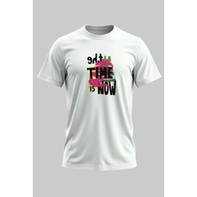 Buzagi Time Is Now Dijital Baskı Regular Kalıp Unisex Beyaz T-Shirt