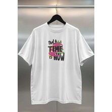 Buzagi Time Is Now Dijital Baskı Oversize Unisex Beyaz T-Shirt