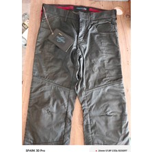 Marka Esguad Model 15 - Julıanus 32-L 36%97 Pamuk/%03 LYCRATAKVIYELER%100 Kevcortersten Yıkayıntersten Ütüleyınfas'ta Üretılmıştır