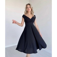 Stores36 Kadın Kısa Kollu Kruvaze Yaka Eteği Volanlı Krep Elbise