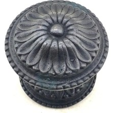 Senka Antika Tarz Dekoratif Pirinç Papatya Kapı Babası - 73MM, Oksit