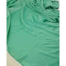 Kumaş Parça Yeşil Renkte Ince Saten En: 140CM