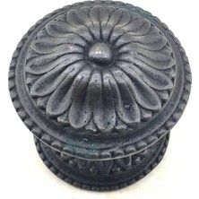HERŞEYBURDAMODA Antika Tarz Dekoratif Pirinç Papatya Kapı Babası - 73MM, Oksit