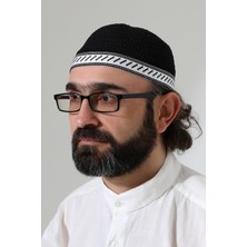 İhvan Online Milad Şerit Detaylı Namaz Takkesi, Desenli Makine Örgüsü Takke - Siyah