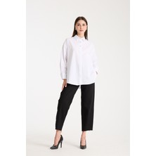 Kadın Taş Düğme Detaylı Klasik Yaka Uzun Kollu Rahat Kesim Gömlek