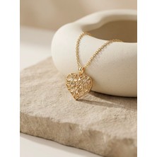 Triya Wear Studio-Çelik Kararmaz Gold Renk  Kalp Detaylı Kadın Kolye