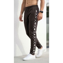 Plus Scorpion Erkek Slim Fit Eşofman Altı – Yazılı Şerit Detaylı, Dar Paça Jogger Pantolon