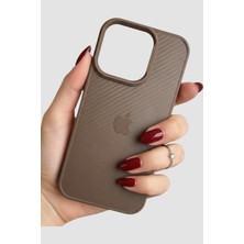 ProNorth IPhone 16 Pro Max Uyumlu Kılıf Logolu Karbon Görünümlü Kablosuz Şarj Destekli Silikon Kapak