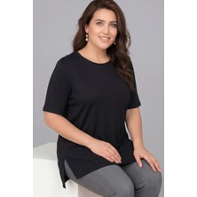 Curvy Trend Büyük Beden Bisiklet Yaka Kısa Kol Yan Yırtmaçlı Bluz