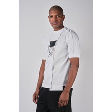 Ex-pent Kısa Kollu Beyaz Renkli Asimetrik Kesim Parçalı, Baskılı T-Shirt