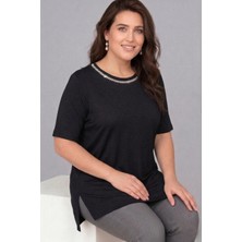 Curvy Trend Büyük Beden Yaka Taş Işlemeli Bisiklet Yaka Kısa Kol Yan Yırtmaçlı Bluz