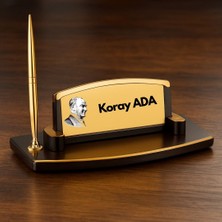 Çılgıntrend Kişiye Özel Atatürk Temalı Masa Üstü Isimlik – Altın Renk Kalemli Şık Ofis Isimliği