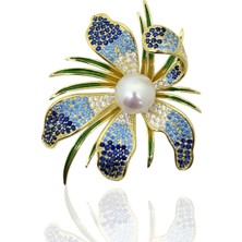 Oya Silver Mavi Zirkon Taşlı Inci Detaylı Çiçek Tasarım 24K Altın Kaplama Gümüş Broş 4.5x4 cm [OYSY252]