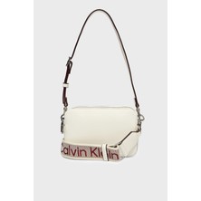 Calvin Klein Logolu Çıkarılabilir Askılı Çanta LV04F3165G4LX Bayan Çanta LV04F3165G 4lx