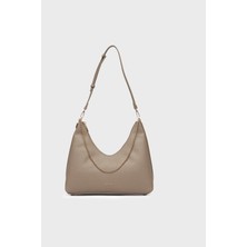 Calvin Klein Zincir Detaylı Ayarlanabilir Askılı Çanta LV04F3495GVFU Bayan Çanta LV04F3495G Vfu