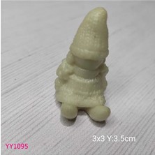 Yoyomold YY1095-OTURAN Kız Kazaklı Şapkalı Silikon Kalıp