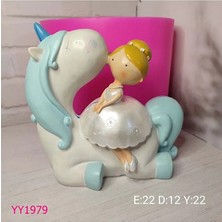 Yoyomold YY1979-UNICORN Üzerinde Kız Biblo Silikon Kalıp