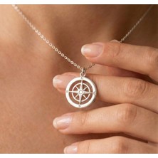 Ashak Accessories Kadın 925 Ayar Gümüş Zincirli Minimalist Pusula Rota Kolye