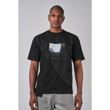 Ex-pent Kısa Kollu Asimetrik Kesim Poplin Garnili Dijital Baskılı Siyah T-Shirt