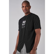 Ex-pent Kısa Kollu Asimetrik Kesim Poplin Garnili Dijital Baskılı Siyah T-Shirt