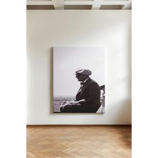 Kanvaspera Mustafa Kemal Atatürk Hava Gösterisi Izlerken – Kanvas Tablo – Cumhuriyet Çağı Duvar Dekorasyonu