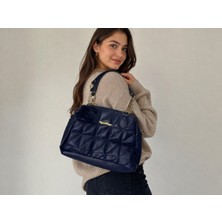 Parmedix Kadın Kapitone Desenli Zincir Askılı El ve Omuz Çantası – Günlük Şık Tasarım